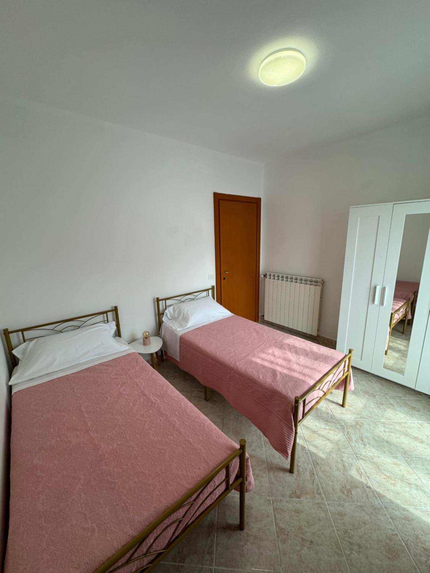 Serravalle Shop&Stay แซร์ราวัลเล สกรีเวีย ภายนอก รูปภาพ