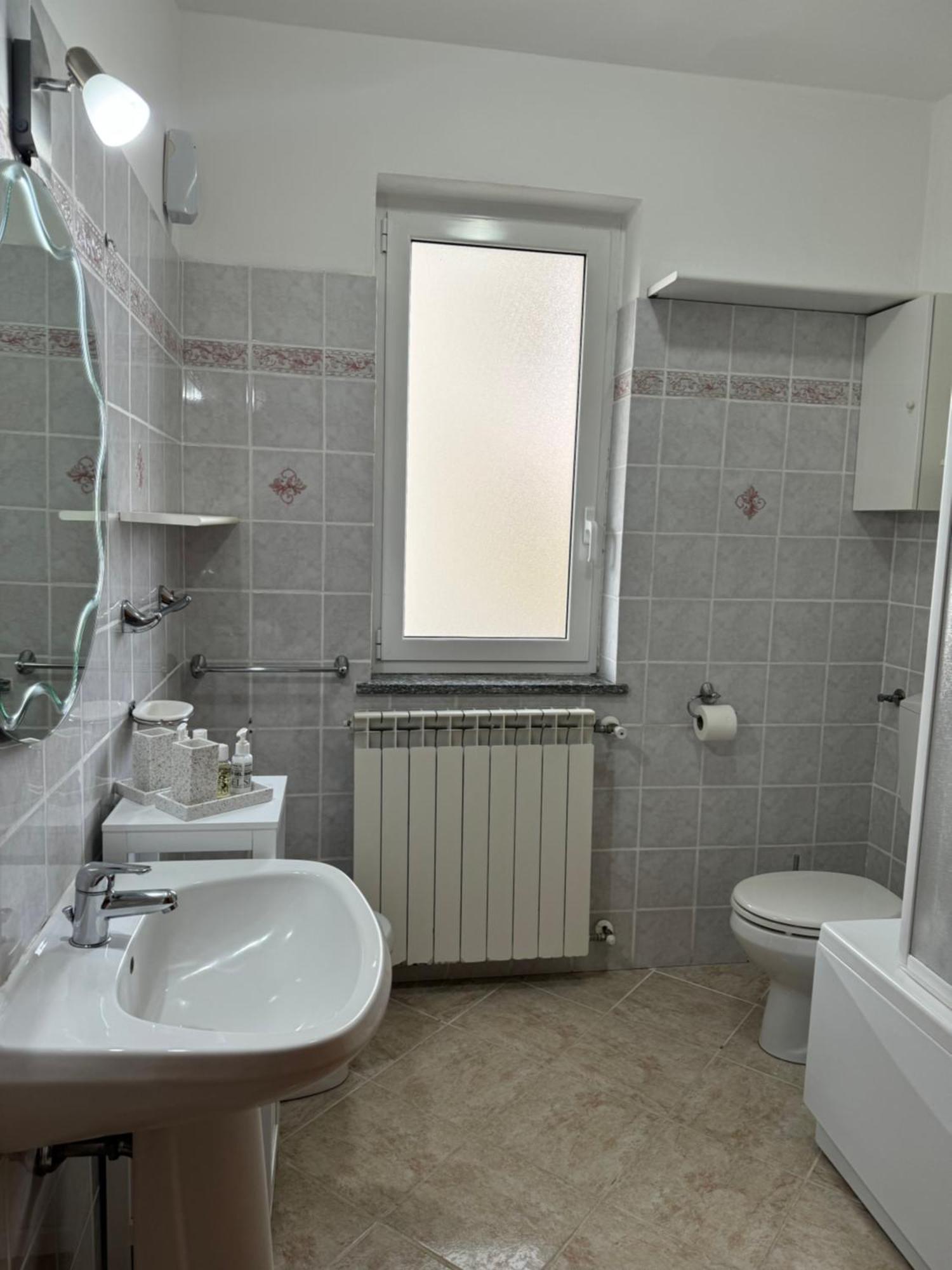 Serravalle Shop&Stay แซร์ราวัลเล สกรีเวีย ภายนอก รูปภาพ