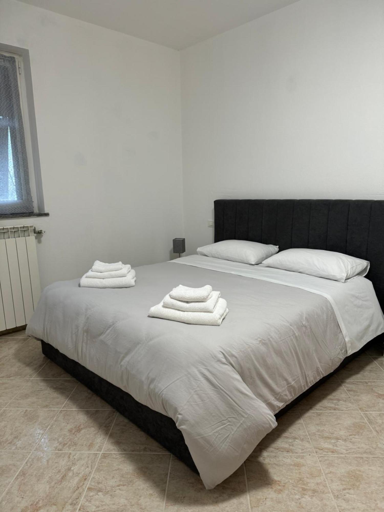 Serravalle Shop&Stay แซร์ราวัลเล สกรีเวีย ภายนอก รูปภาพ