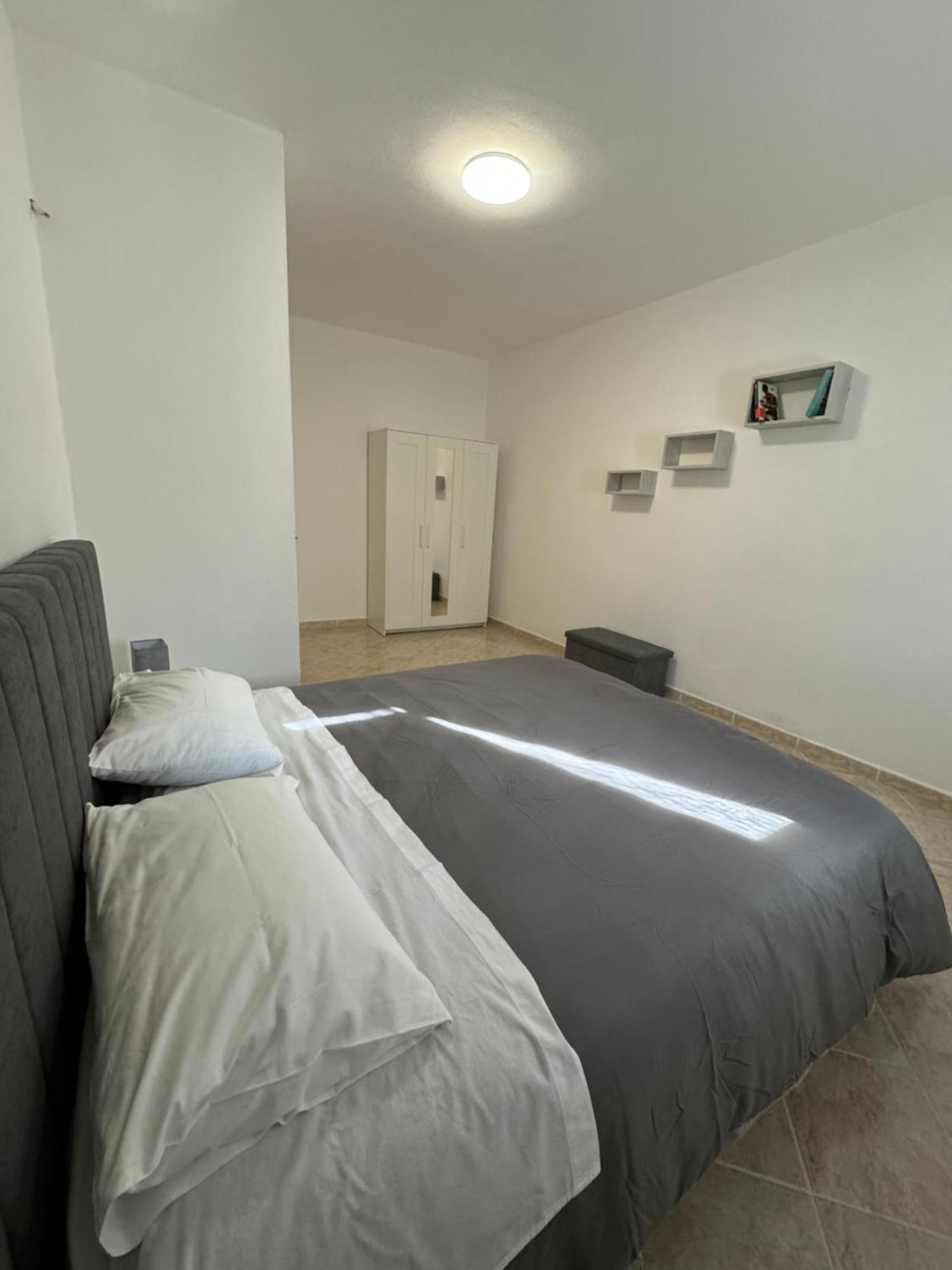 Serravalle Shop&Stay แซร์ราวัลเล สกรีเวีย ภายนอก รูปภาพ
