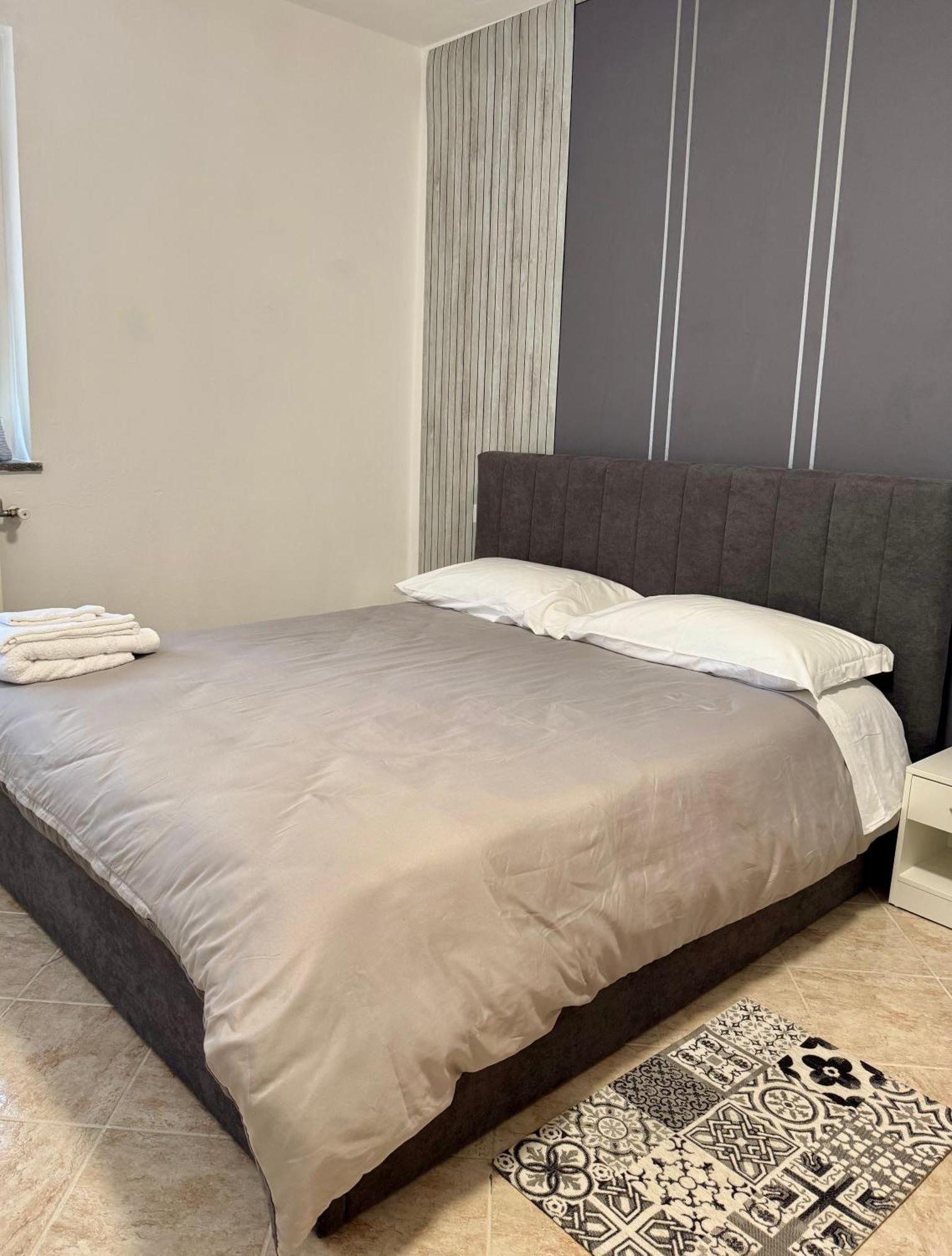 Serravalle Shop&Stay แซร์ราวัลเล สกรีเวีย ภายนอก รูปภาพ